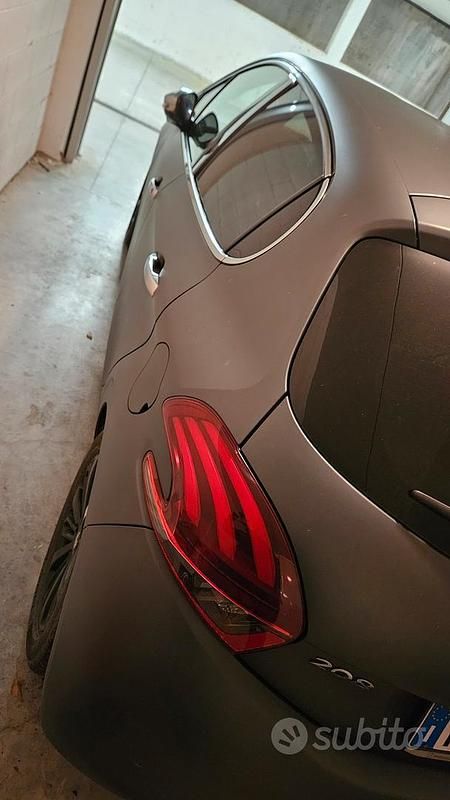 Usata Peugeot 208 Allure 82 CV (60 kW) 2016 Utilitaria