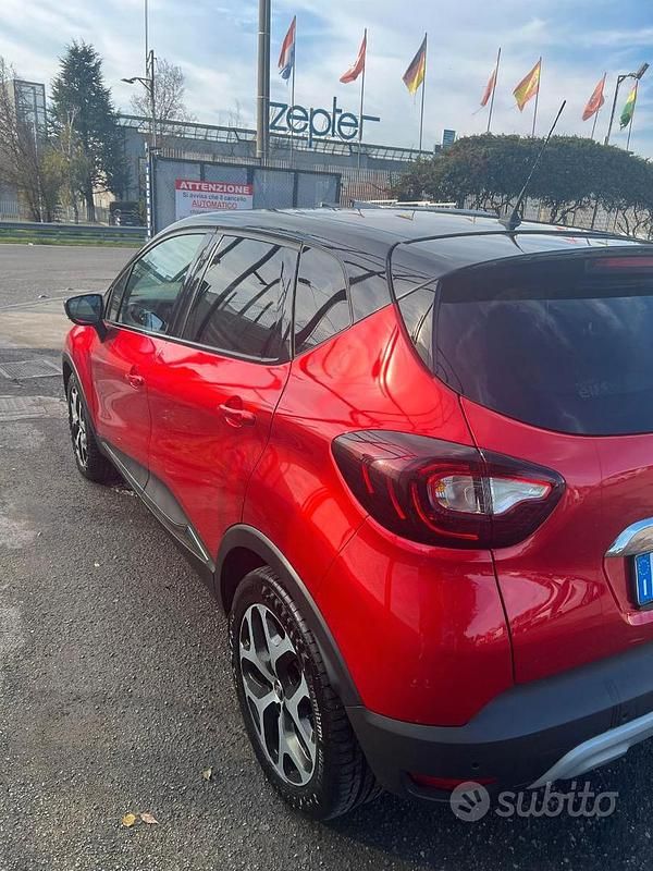 Usata Renault Captur 90 CV (66 kW) 2019 Rosso SUV