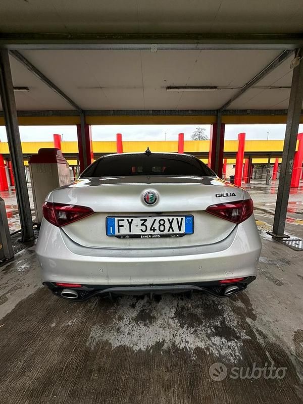 Usata Alfa Romeo Giulia 160 CV (117 kW) 2019 Grigio Berlina
