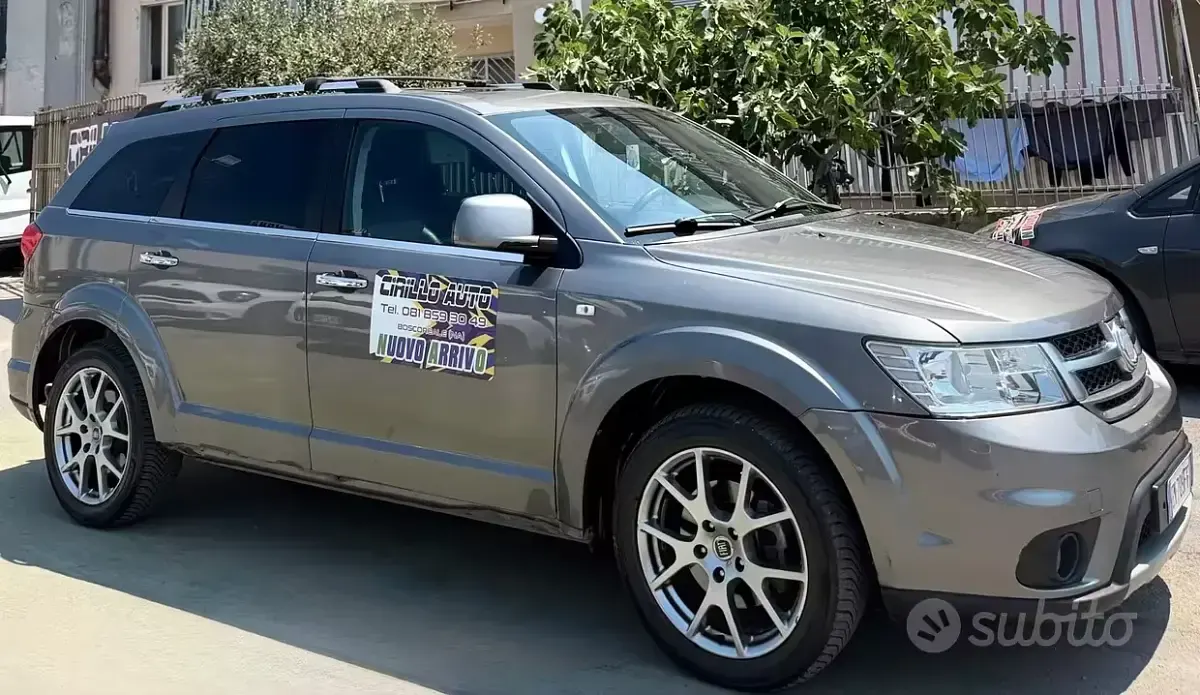 Usata Fiat Freemont 170 CV (125 kW) 2012 Grigio SUV