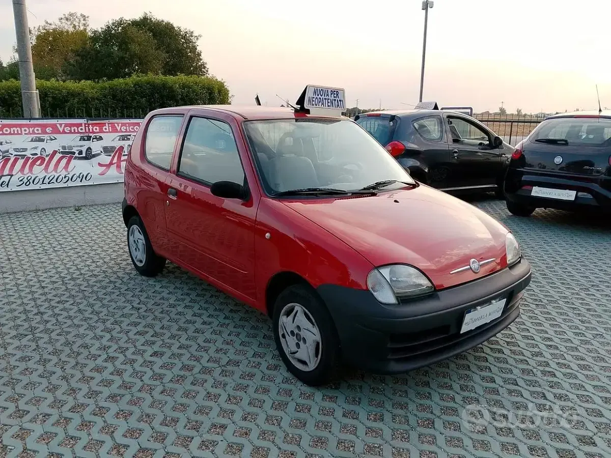 Usata Fiat 600 54 CV (39 kW) 2007 Rosso Utilitaria