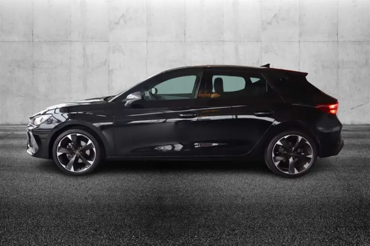 Usata Cupra Leon 150 CV (110 kW) 2025 Nero Berlina
