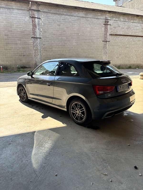 Usata Audi A1 Ambition 105 CV (77 kW) 2012 Grigio Utilitaria