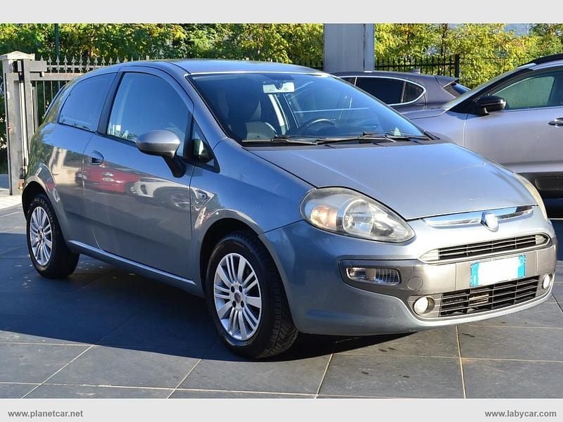 Usata Fiat Punto Evo Dynamic 74 CV (54 kW) 2011 Utilitaria