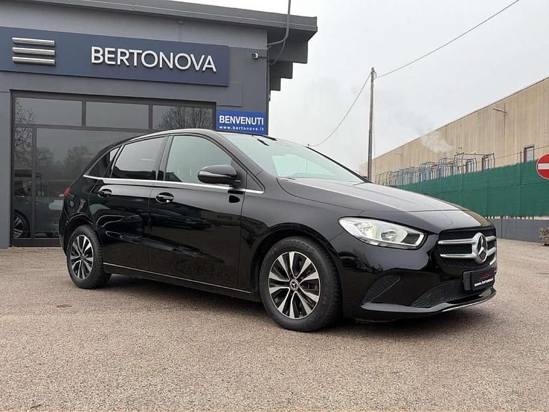 Usata Mercedes B180 116 CV (85 kW) 2022 Nero Monovolume