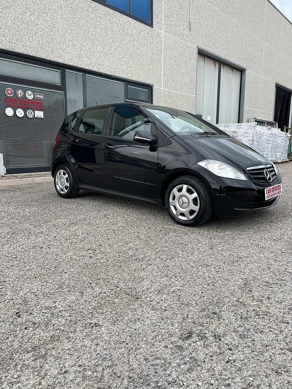 Usata Mercedes A180 109 CV (80 kW) 2010 Nero Berlina