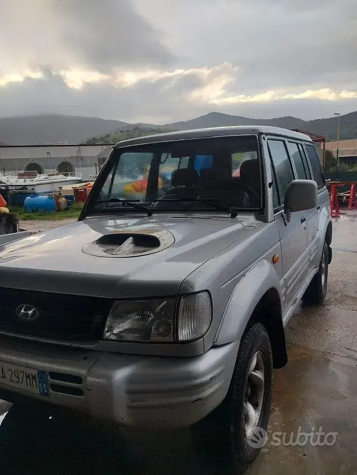 Usata Hyundai Galloper 100 CV (73 kW) 2003 Grigio SUV
