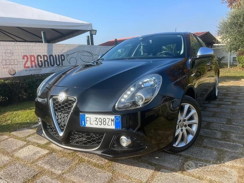 Usata Alfa Romeo Giulietta Super 120 CV (88 kW) 2017 Nero Utilitaria
