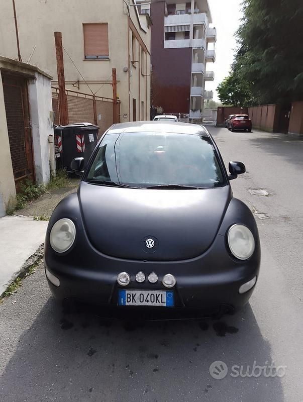 Usata VW Beetle 101 CV (74 kW) 2000 Grigio Utilitaria