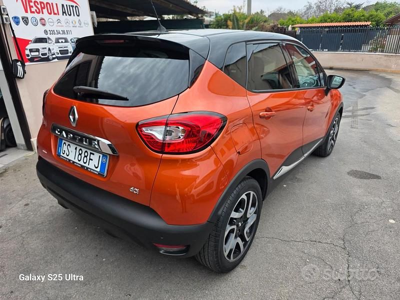 Usata Renault Captur 90 CV (66 kW) 2014 Arancione SUV