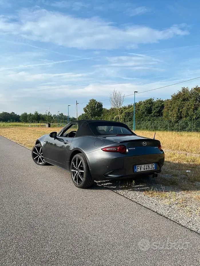 Usata Mazda MX5 Exceed 132 CV (97 kW) 2019 Grigio Cabrio