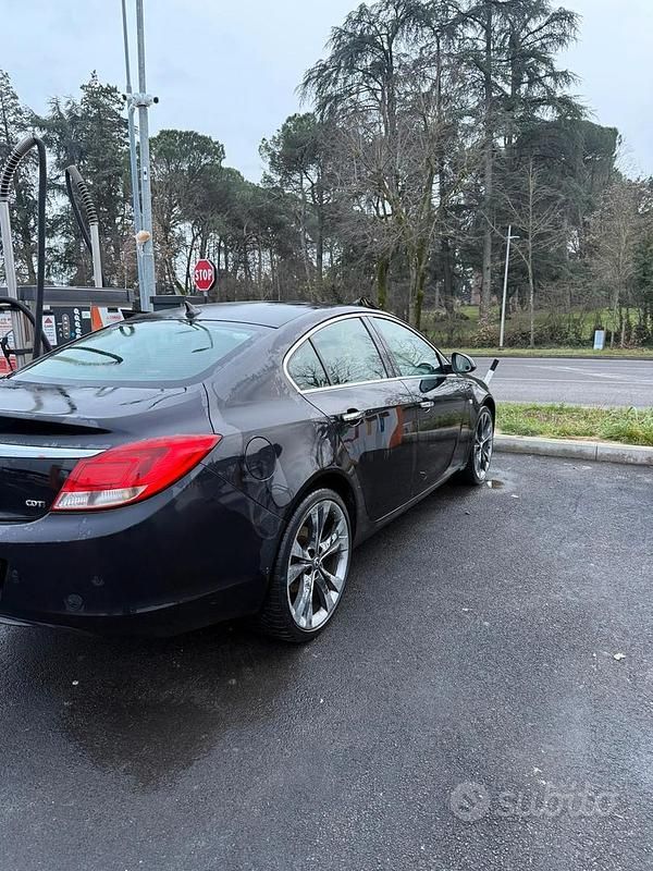 Usata Opel Insignia 2009 Nero Utilitaria
