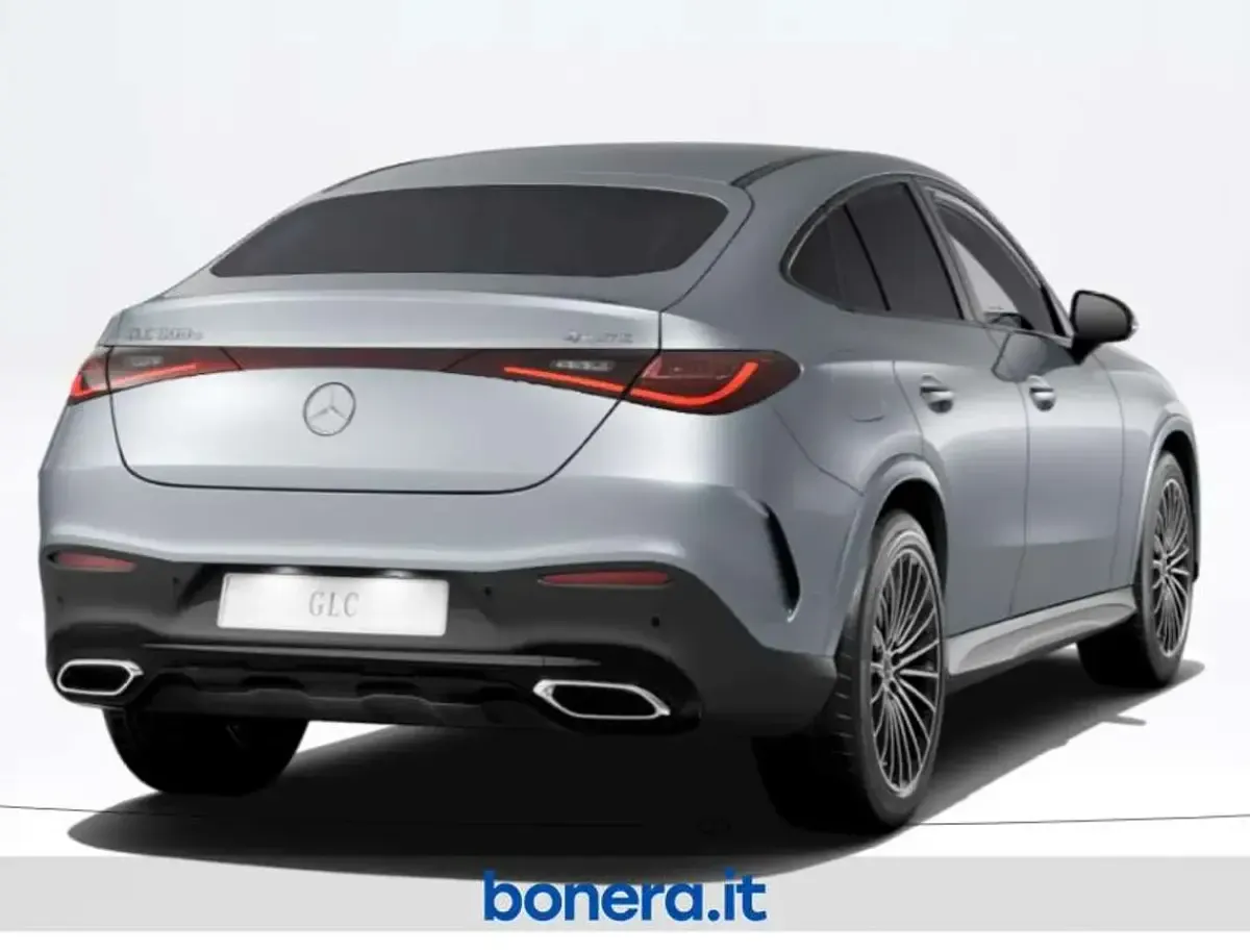 Nuova Mercedes GLC300e Advanced 313 CV (230 kW) 2026 Argento hightech metallizzato SUV