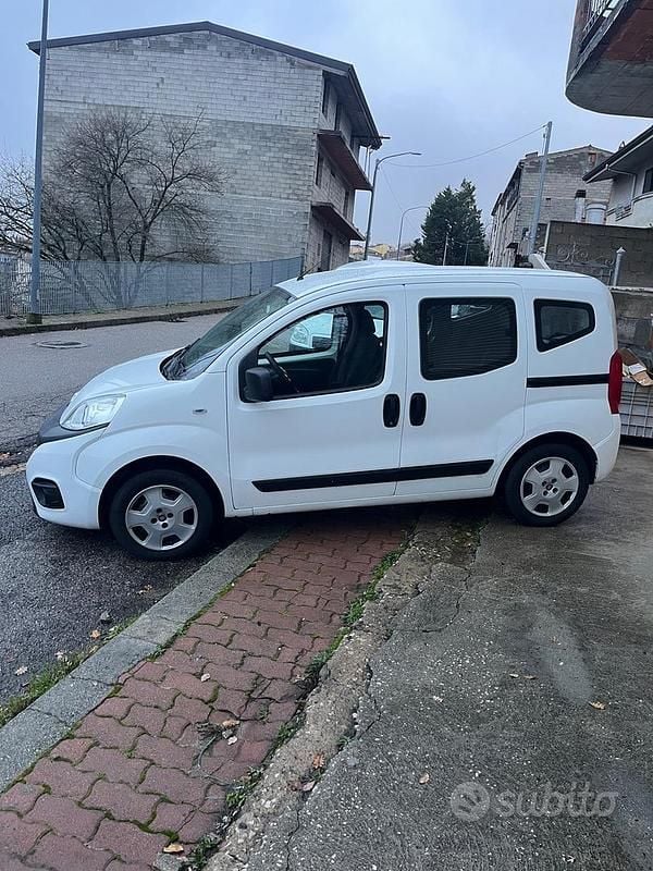 Usata Fiat Qubo Trekking 80 CV (58 kW) 2019 Bianco Monovolume