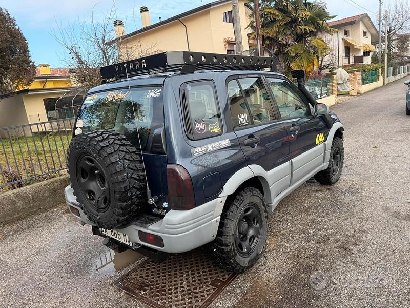 Usata Suzuki Vitara 128 CV (94 kW) 1998 Blu Station wagon