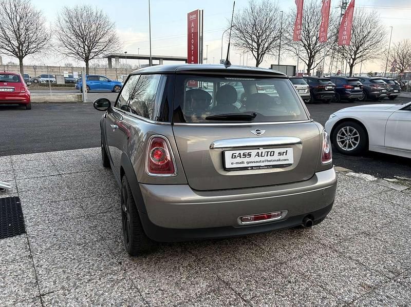 Usata Mini ONE 75 CV (55 kW) 2011 Argento Utilitaria