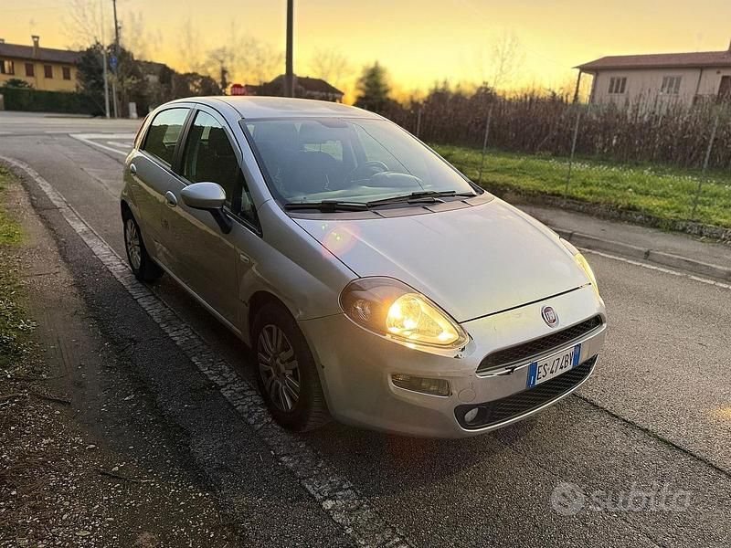 Usata 2013 Fiat Punto Evo Due volumi | 2500 € (Super prezzo) - Immagine 1/4