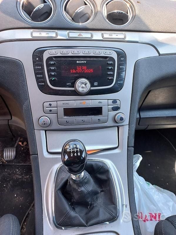 Usata Ford S-MAX S 140 CV (102 kW) 2009 Grigio Monovolume