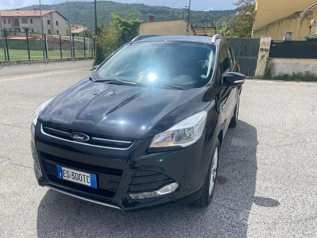 Usata Ford Kuga Titanium 140 CV (102 kW) 2013 Nero SUV
