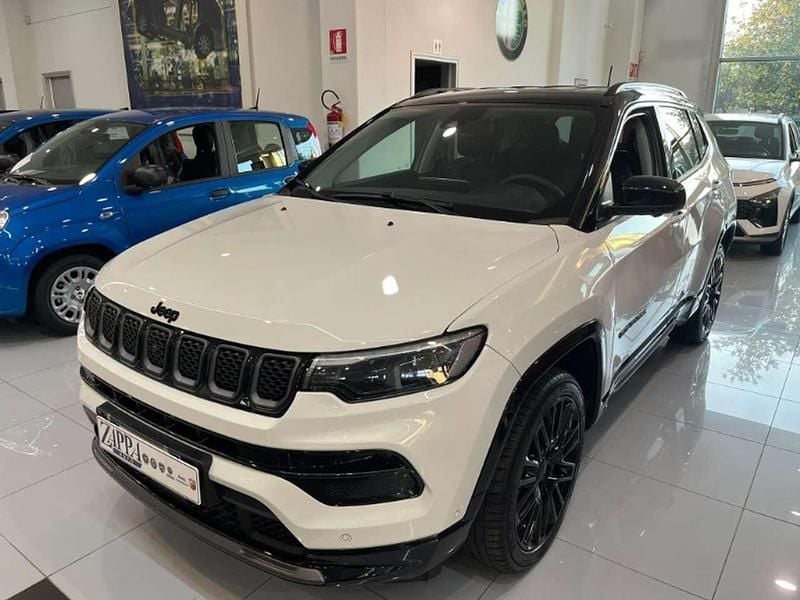 Bianco Usata 2024 Jeep Compass SUV | 28.400 € (Cara) - Immagine 1/4