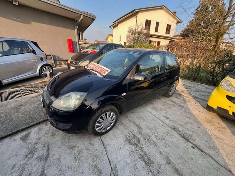 Usata Ford Fiesta 75 CV (55 kW) 2007 Blu/azzurro Utilitaria