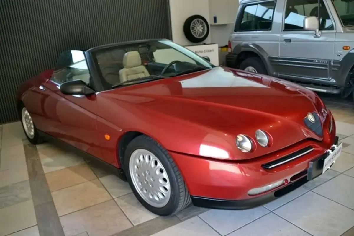 Usata Alfa Romeo Spider Lusso 150 CV (110 kW) 1995 Rosso Cabrio