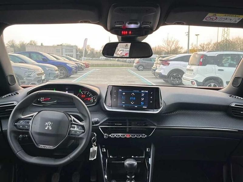 Usata Peugeot 2008 Allure 101 CV (74 kW) 2023 Arancione SUV