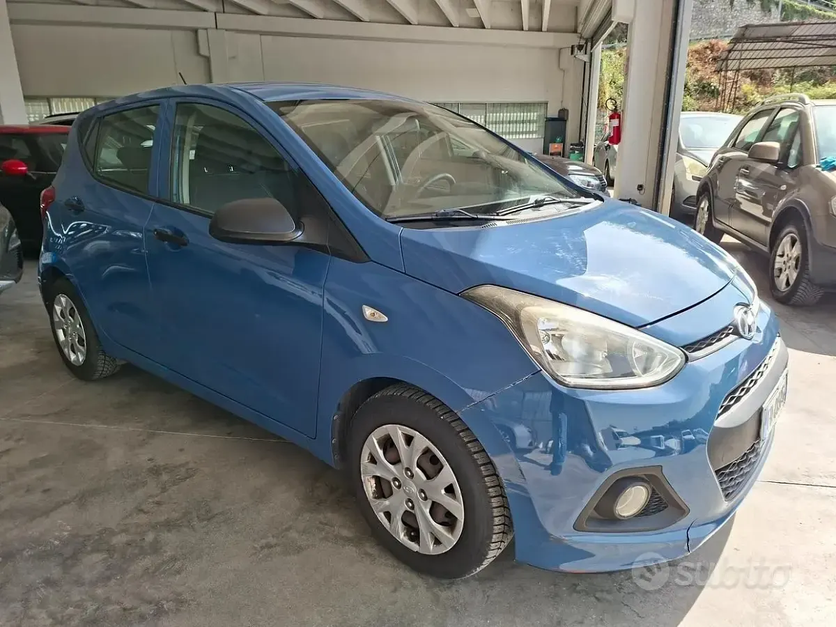 Usata Hyundai i10 67 CV (49 kW) 2016 Blu/azzurro Utilitaria