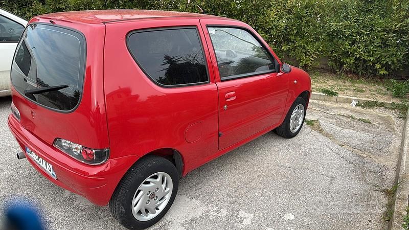 Usata Fiat 600 2000 Rosso Berlina