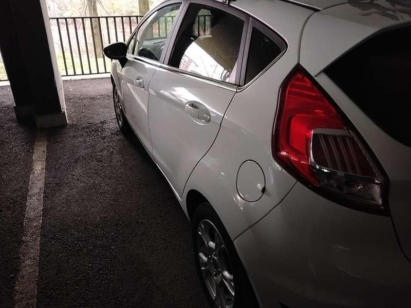 Usata Ford Fiesta Titanium 95 CV (69 kW) 2017 Bianco Berlina