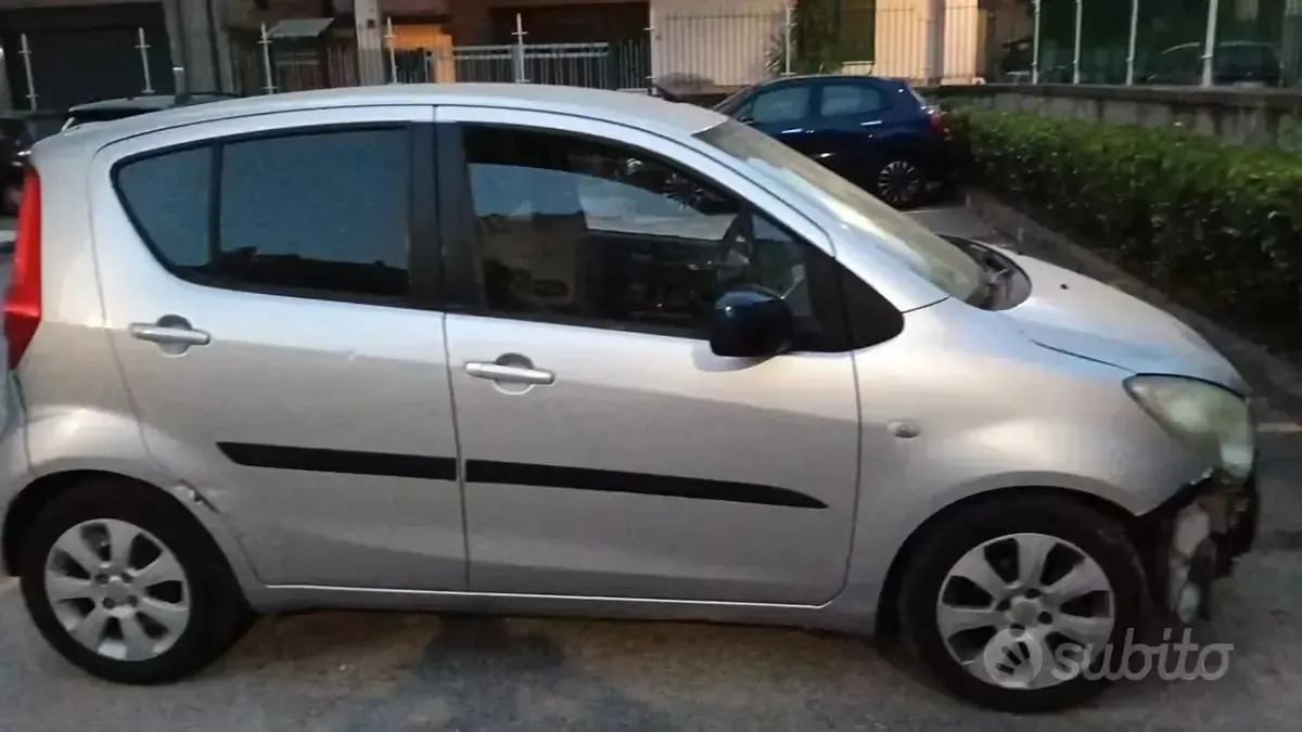Usata Opel Agila 86 CV (63 kW) 2008 Grigio Utilitaria