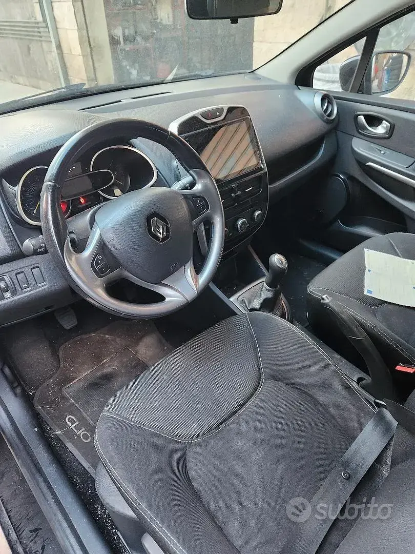 Usata Renault Clio 78 CV (57 kW) 2015 Nero Station wagon