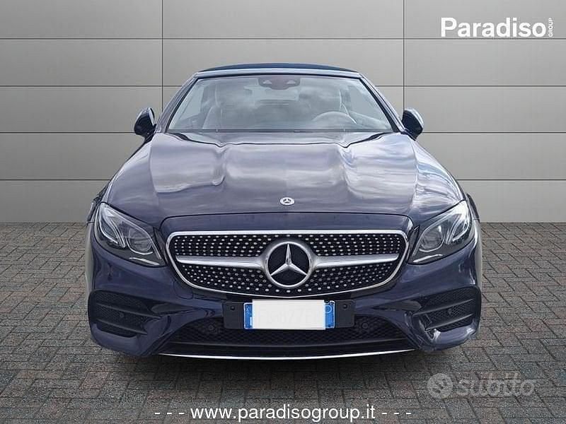Usata Mercedes E220 Premium Plus 194 CV (142 kW) 2018 Blu/azzurro Cabrio