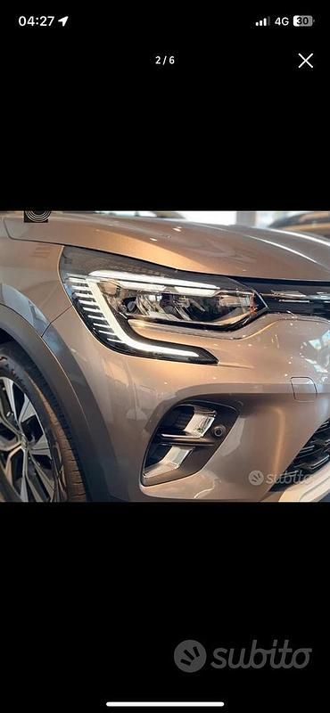 Usata Renault Captur 101 CV (74 kW) 2022 Grigio SUV