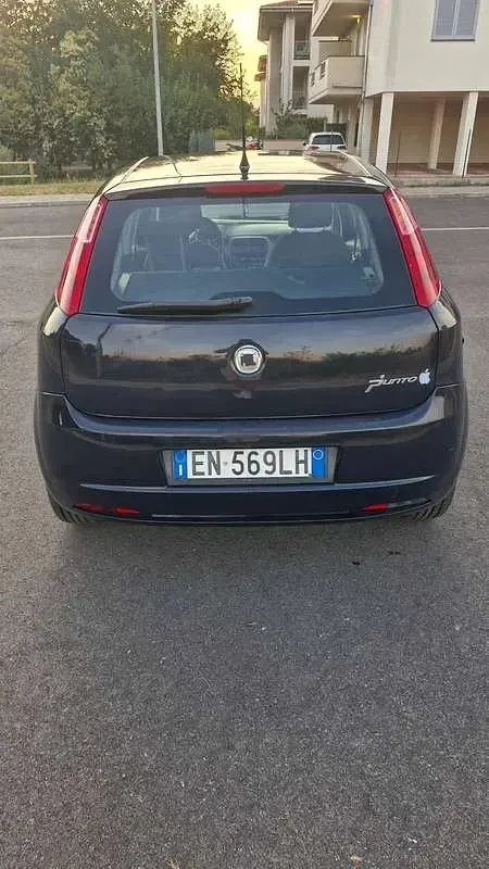 Usata Fiat Punto Easy 75 CV (55 kW) 2012 Blu/azzurro Utilitaria