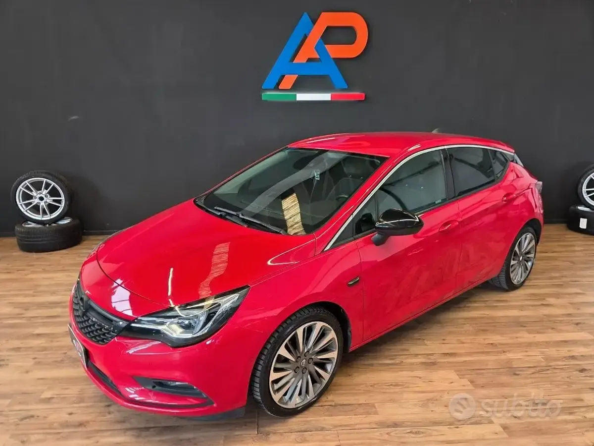 Usata Opel Astra Innovation 136 CV (100 kW) 2015 Rosso Berlina