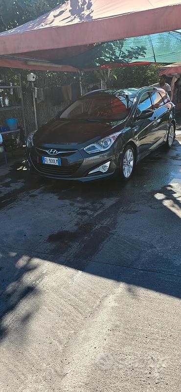 Usata 2012 Hyundai i40 Station wagon | 3000 € (Buon prezzo) - Immagine 1/4