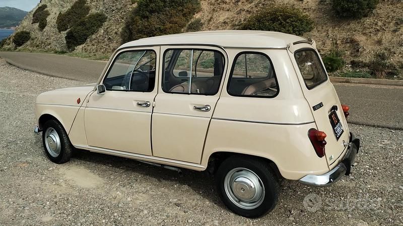 Usata Renault R4 34 CV (25 kW) 1970 Marrone Berlina