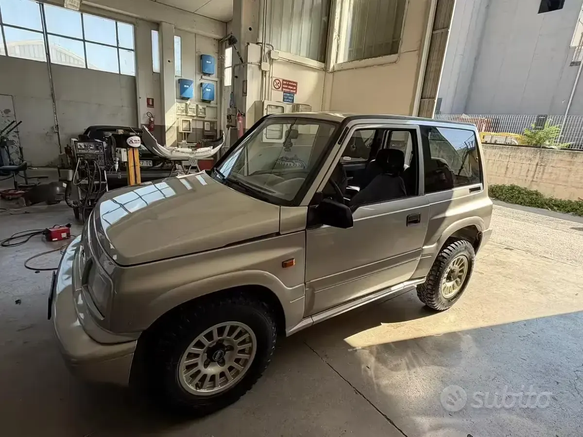 Usata Suzuki Vitara 87 CV (63 kW) 2003 Grigio SUV