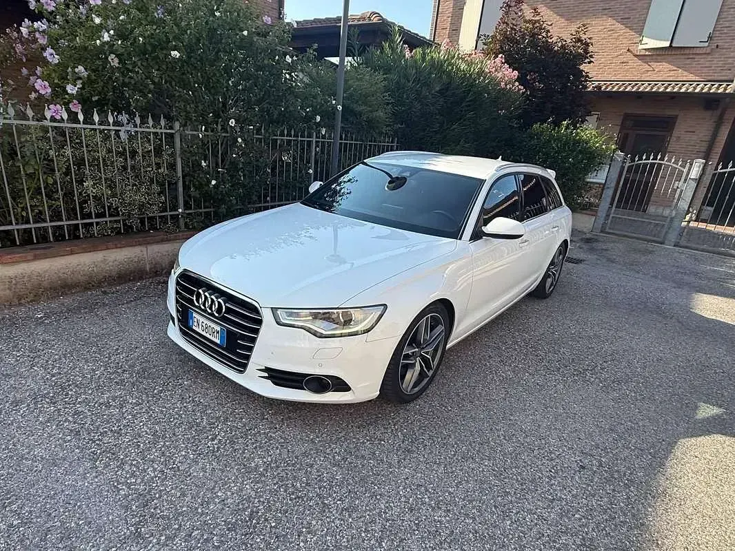 Usata Audi A6 Business Plus 245 CV (180 kW) 2011 Bianco Station wagon