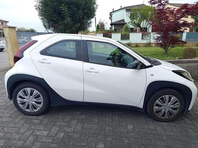Usata Toyota Aygo X Edition 72 CV (52 kW) 2025 SUV