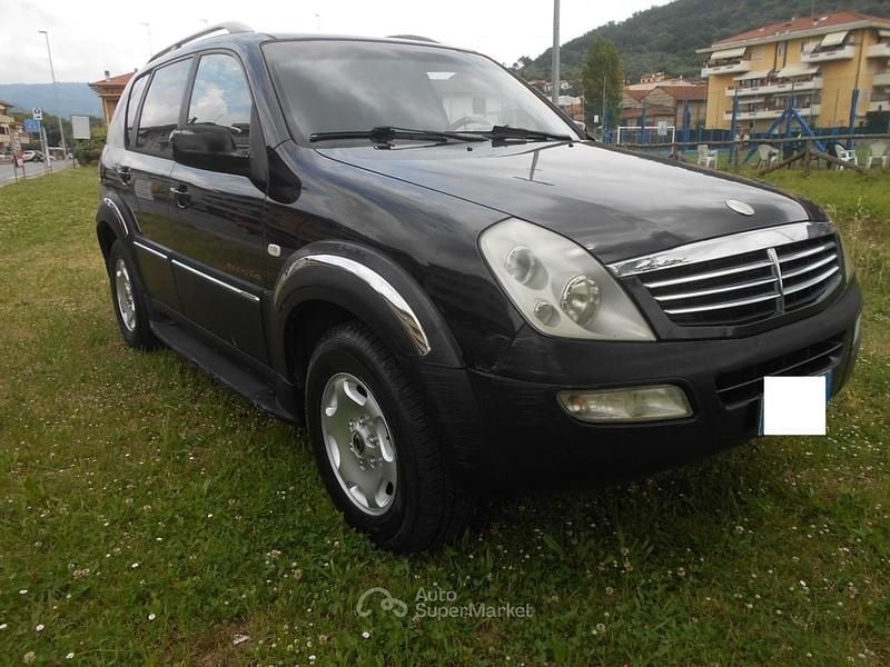 Nero Usata 2005 Ssangyong (KGM) Rexton SUV | 2000 € (Buon prezzo) - Immagine 1/4