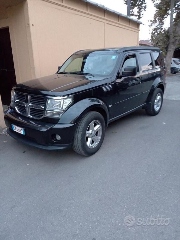 Nero Usata 2010 Dodge Nitro SXT SUV | 7000 € (Buon prezzo) - Immagine 1/4