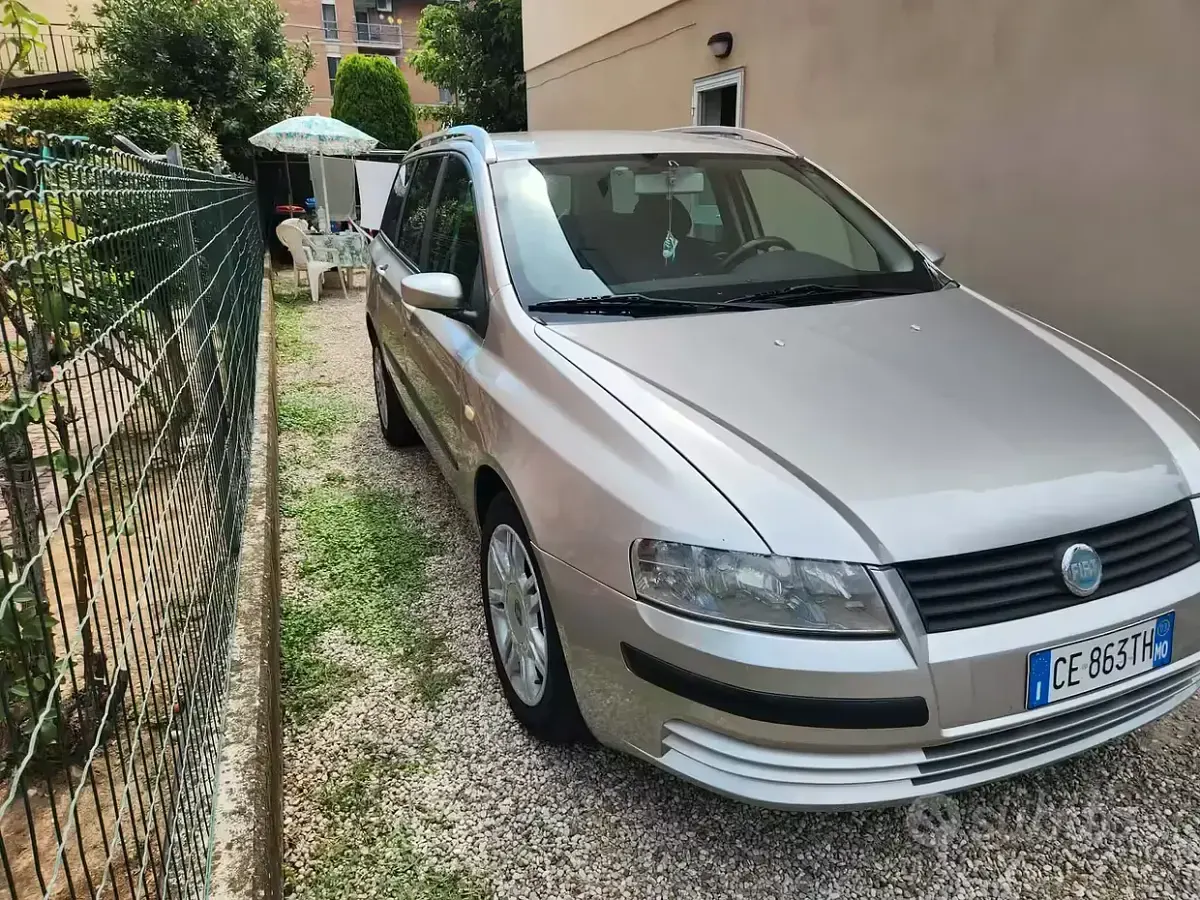 Usata Fiat Stilo Wagon 103 CV (75 kW) 2003 Grigio Station wagon