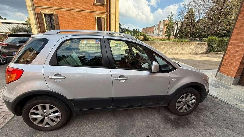 Usata Fiat Sedici Dynamic 120 CV (88 kW) 2012 Argento SUV