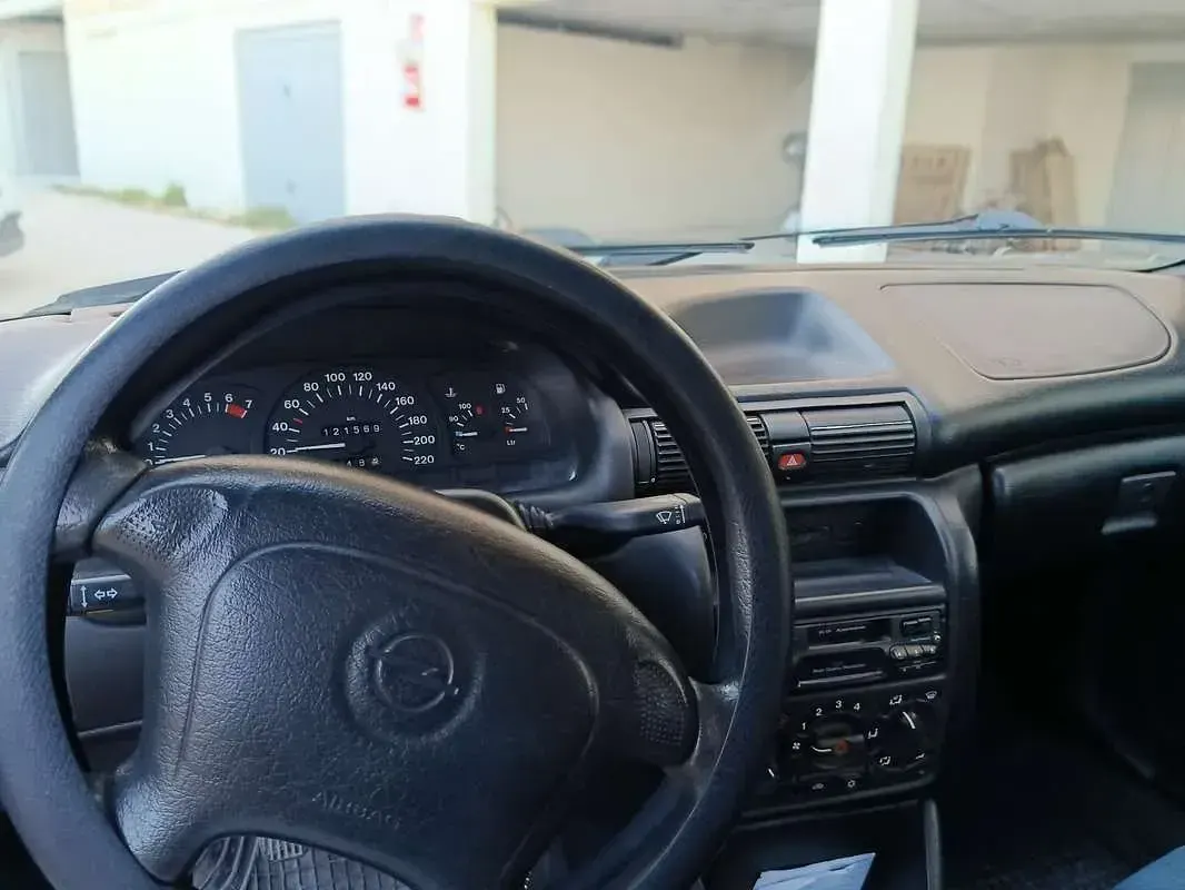 Usata Opel Astra Cabriolet 90 CV (66 kW) 1996 Cabrio