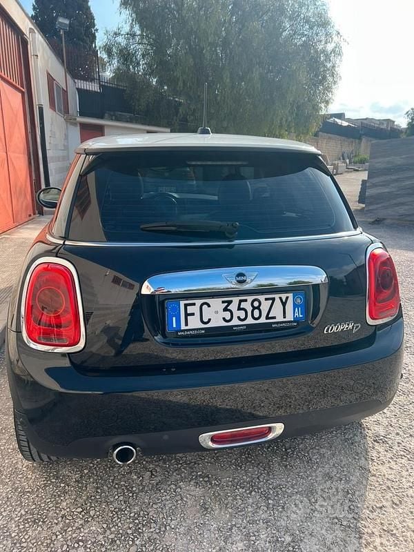 Usata Mini Cooper D 116 CV (85 kW) 2016 Nero Utilitaria