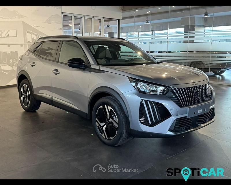 Usata Peugeot 2008 Allure 102 CV (75 kW) 2025 Gray SUV