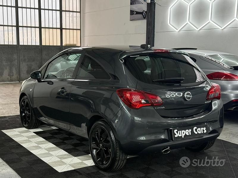 Usata Opel Corsa Cosmo 95 CV (69 kW) 2017 Grigio Utilitaria