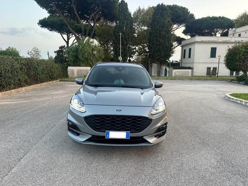Usata Ford Kuga ST-Line 150 CV (110 kW) 2023 Grigio SUV